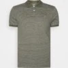 Pier One Poloshirt - Olive -Pier One Verkoopwinkel f21c0b2b47da44f6a6e3b68e1a627032